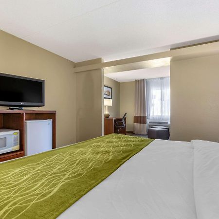 Comfort Inn & Suites Phoenix North - Deer Valley Exterior foto