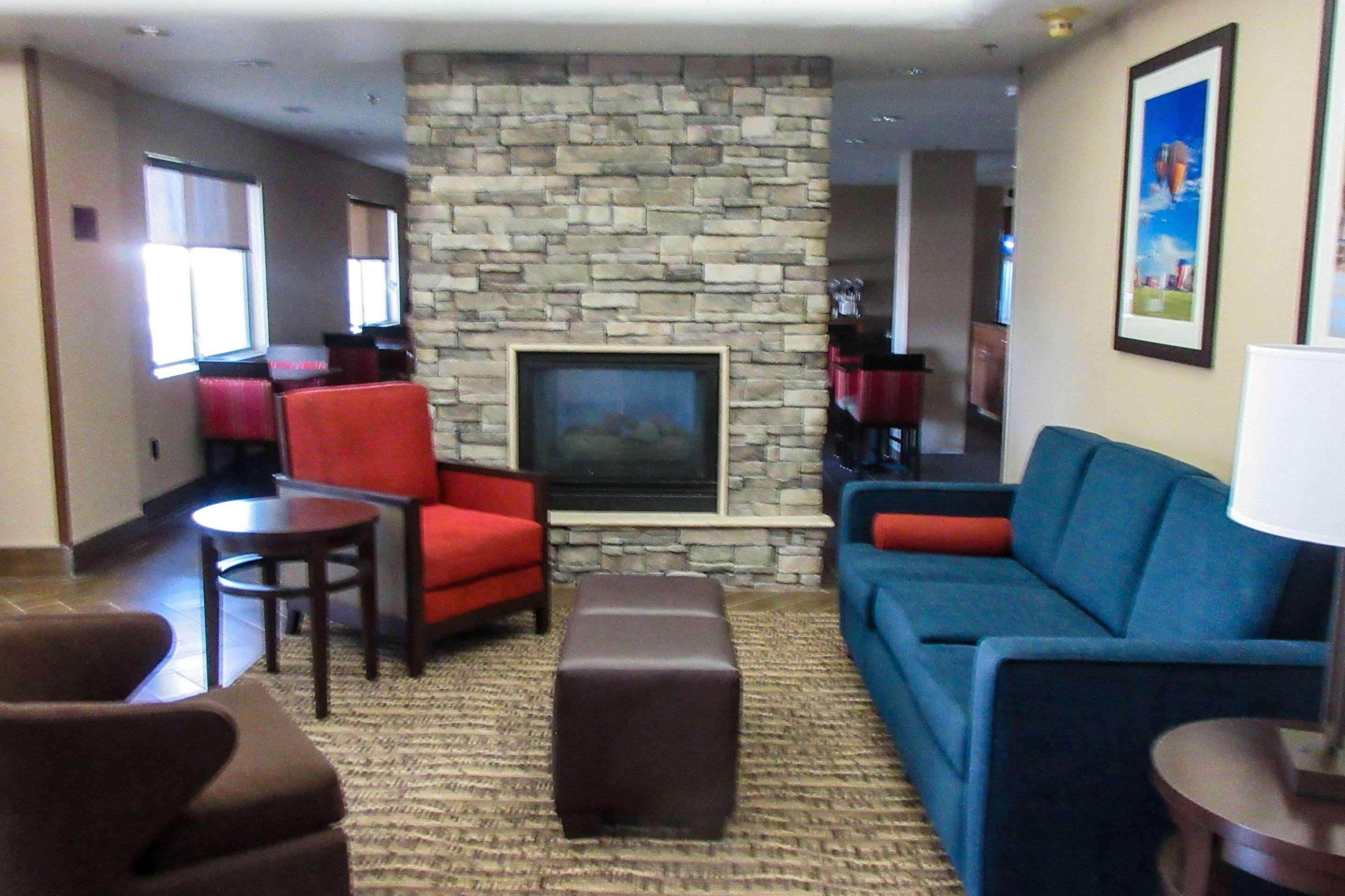 Comfort Inn & Suites Phoenix North - Deer Valley Exterior foto